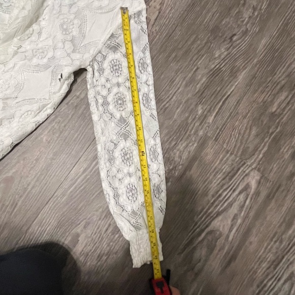 Lacy Long Sleeved Blouse - Picture 5 of 7